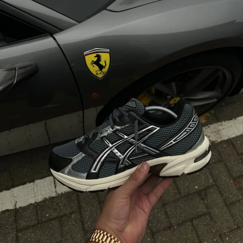 1130 Steel Grey Black